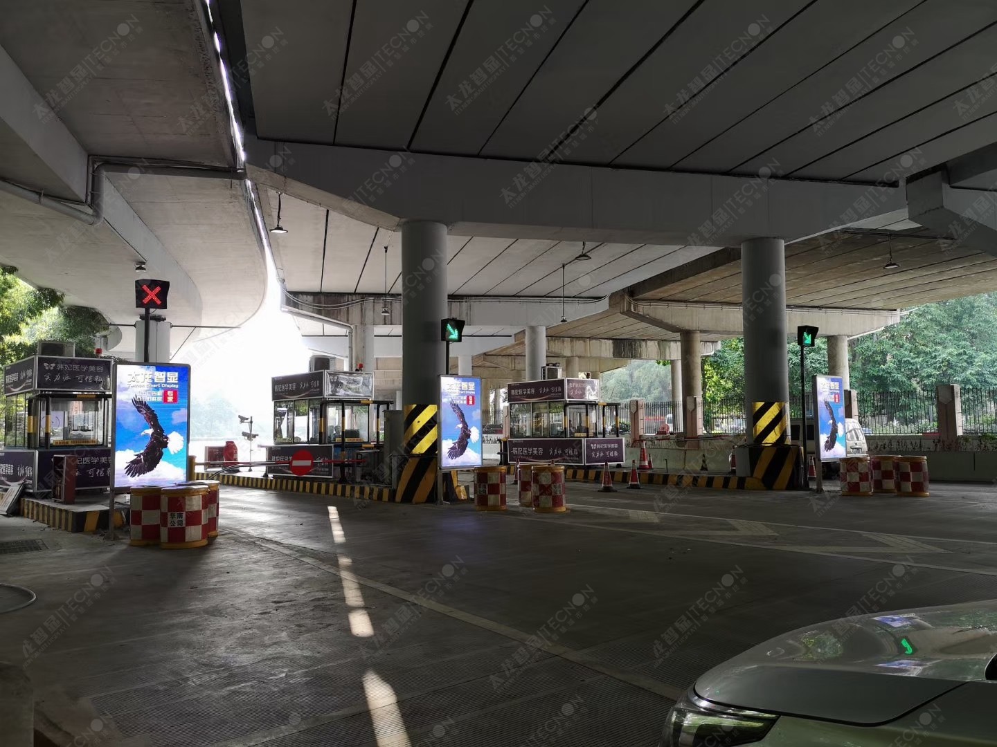 太龍智顯中山大道LED廣告機(jī) (1).jpg 太龍智顯中山大道LED廣告機(jī) (1).jpg