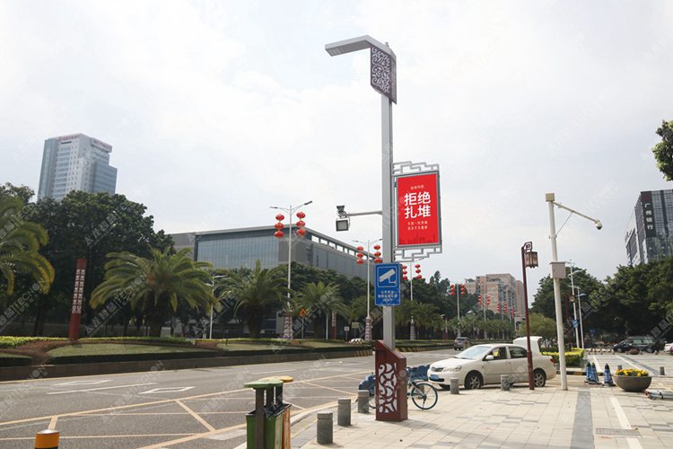 LED燈桿屏智慧燈桿廣告機(jī) (13).jpg LED燈桿屏智慧燈桿廣告機(jī) (13).jpg