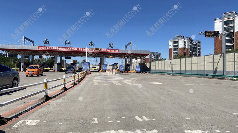 智慧LED廣告機-戶外廣告機3.jpg 智慧LED廣告機-戶外廣告機3.jpg