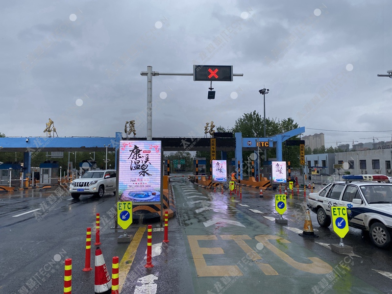 智慧LED廣告機(jī)-戶外廣告機(jī)12.jpg 智慧LED廣告機(jī)-戶外廣告機(jī)12.jpg