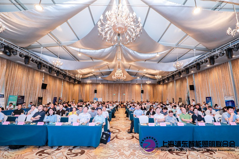 智慧路燈LED燈桿屏.jpg 智慧路燈LED燈桿屏.jpg