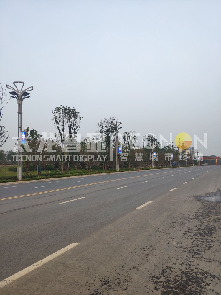 LED燈桿屏智慧廣告機(jī)6.jpg 智慧燈桿LED燈桿屏