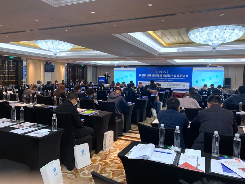 機場新應用LED廣告屏5 LED廣告屏數(shù)字標牌