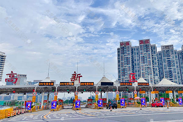 LED廣告機(jī) LED燈桿屏.jpg LED廣告機(jī) LED燈桿屏.jpg