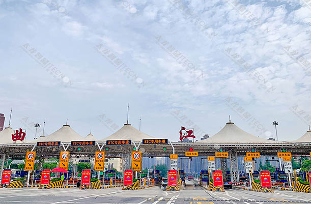 LED廣告機(jī) LED燈桿屏.jpg LED廣告機(jī) LED燈桿屏.jpg