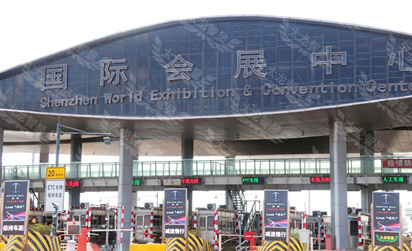 收費(fèi)站LED廣告機(jī).jpg 收費(fèi)站LED廣告機(jī).jpg