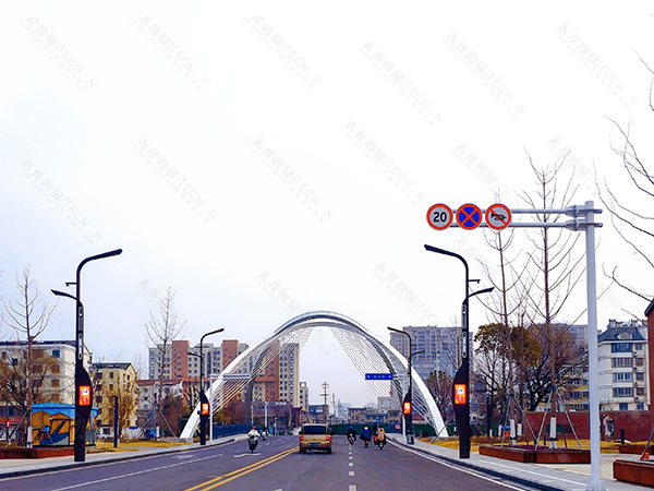 智慧燈桿屏 LED燈桿屏.jpg 智慧燈桿屏 LED燈桿屏.jpg